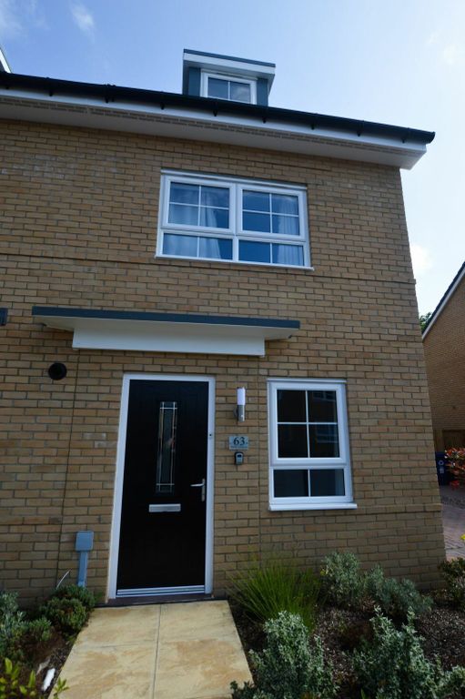 3 bed semidetached house to rent in Ostler Crescent, Godmanchester
