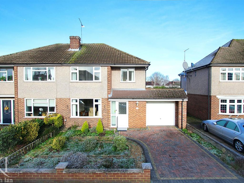 3 bed semidetached house for sale in Littlebrook Gardens, Cheshunt