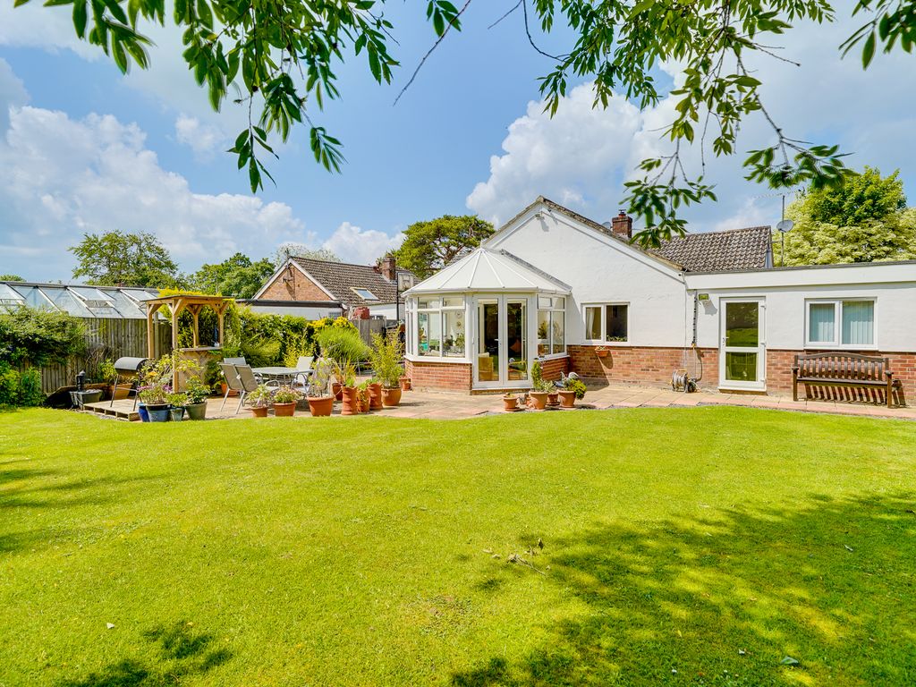 5 bed detached bungalow for sale in Highfields Road, Highfields