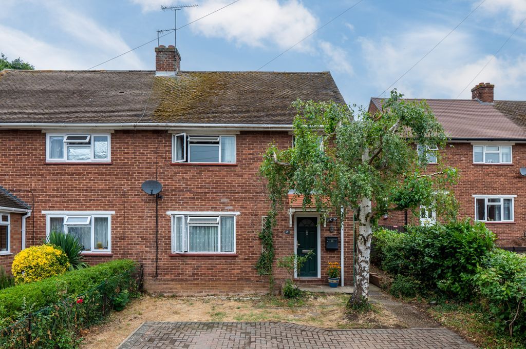 3 bed semidetached house for sale in Larchfield Road, Maidenhead SL6