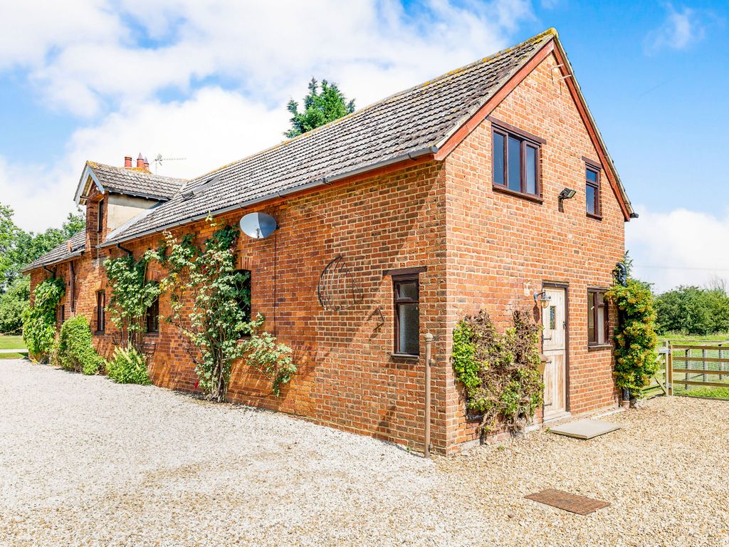 2 bed semidetached house to rent in Cranfield Road, Wootton MK43 Zoopla