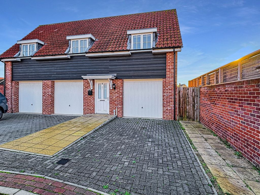 2 bed property for sale in Wilfreds Way, Brightlingsea, Colchester CO7