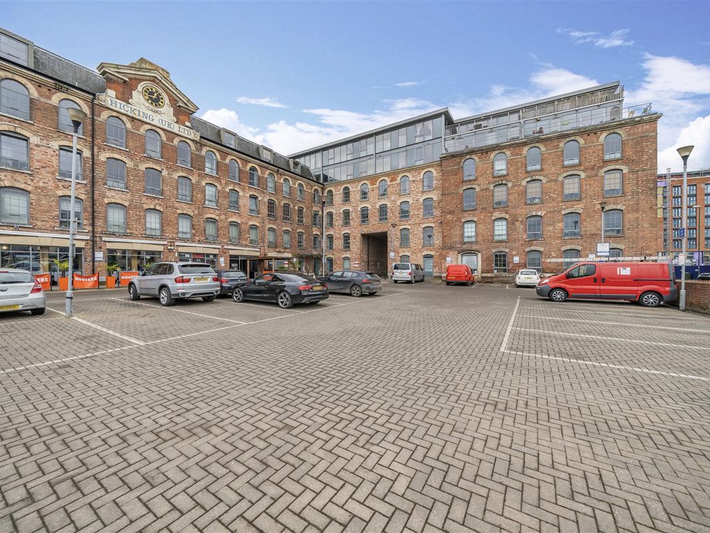 1 bed property for sale in The Hicking Building, Queens Road