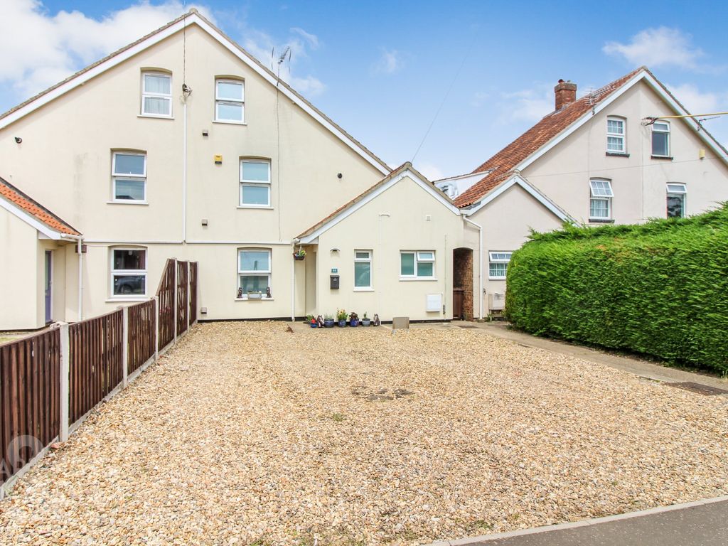 4 bed semidetached house for sale in Great Melton Road, Hethersett