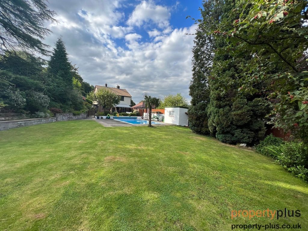 3 bed detached house for sale in Maindy Croft Ton Pentre , Pentre CF41 Zoopla