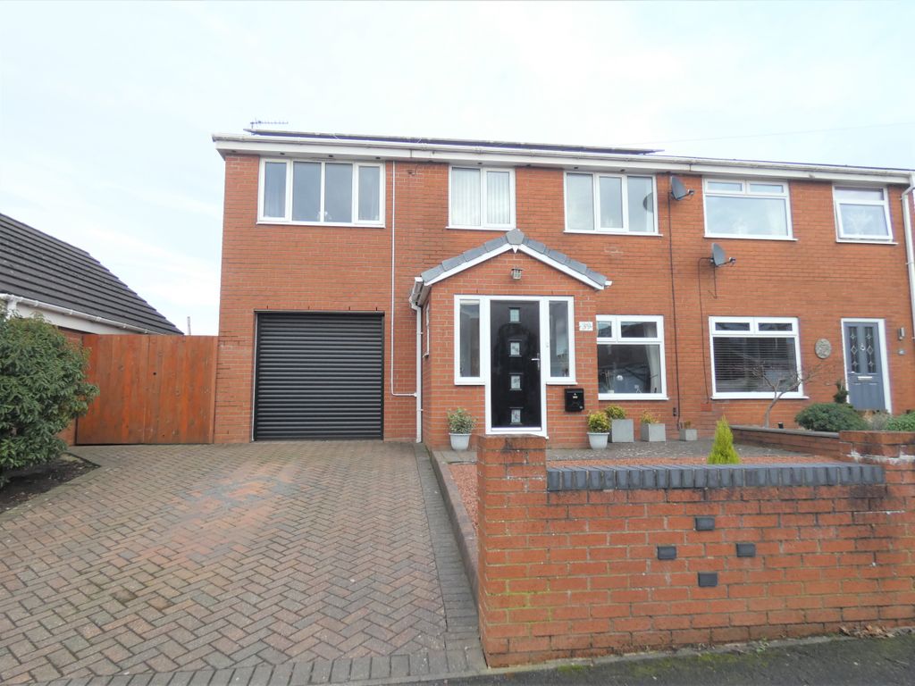 4 bed semidetached house for sale in Netherley Road, Coppull, Chorley