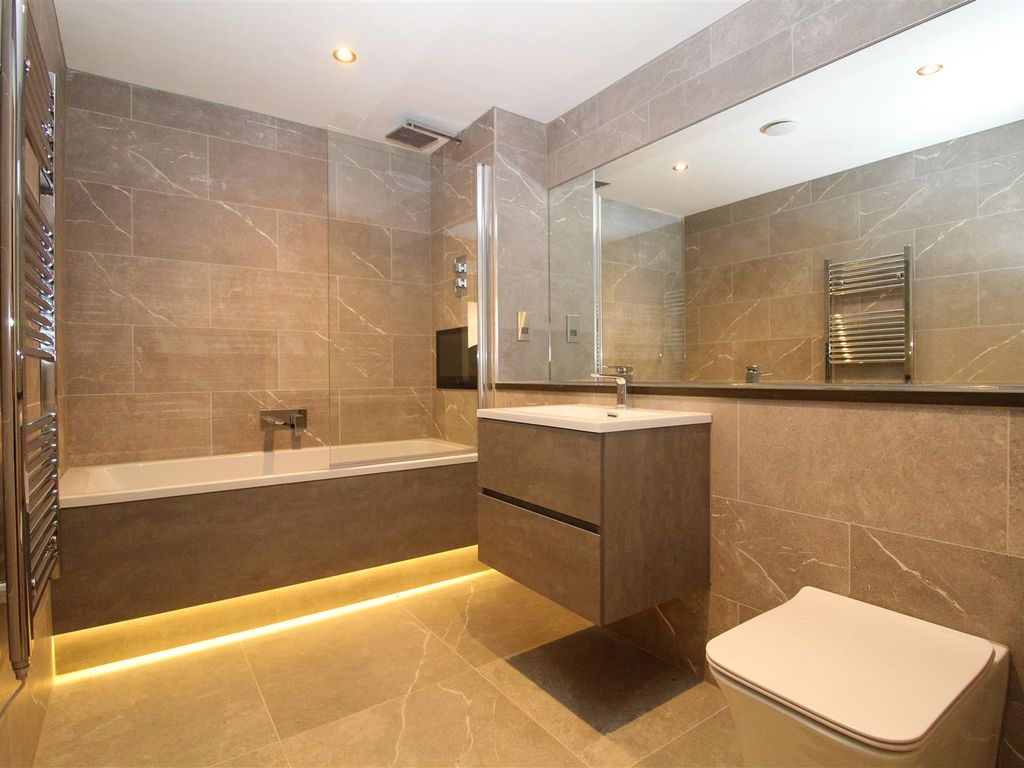 2 Bed Flat For Sale In Queensbridge Drive Cavendish Street Ramsgate 