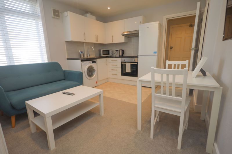 1 bed property to rent in Charminster Road, Bournemouth BH8, £925 pcm