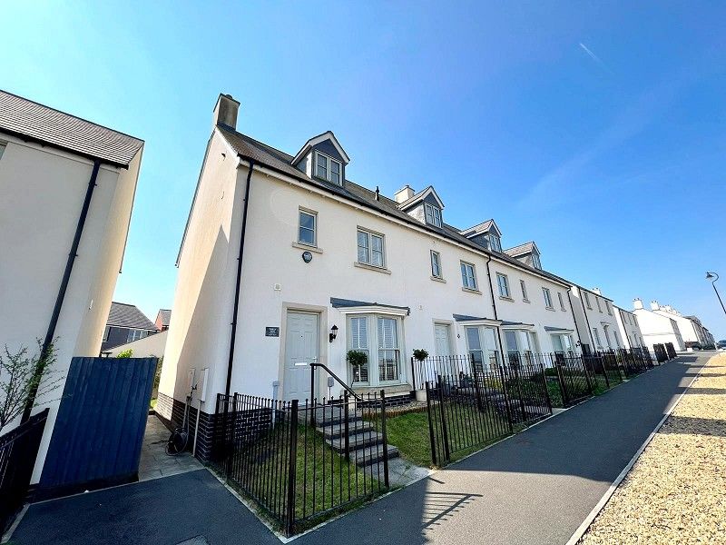 4 bed end terrace house for sale in Ridgeway Lane, Llandarcy, Neath