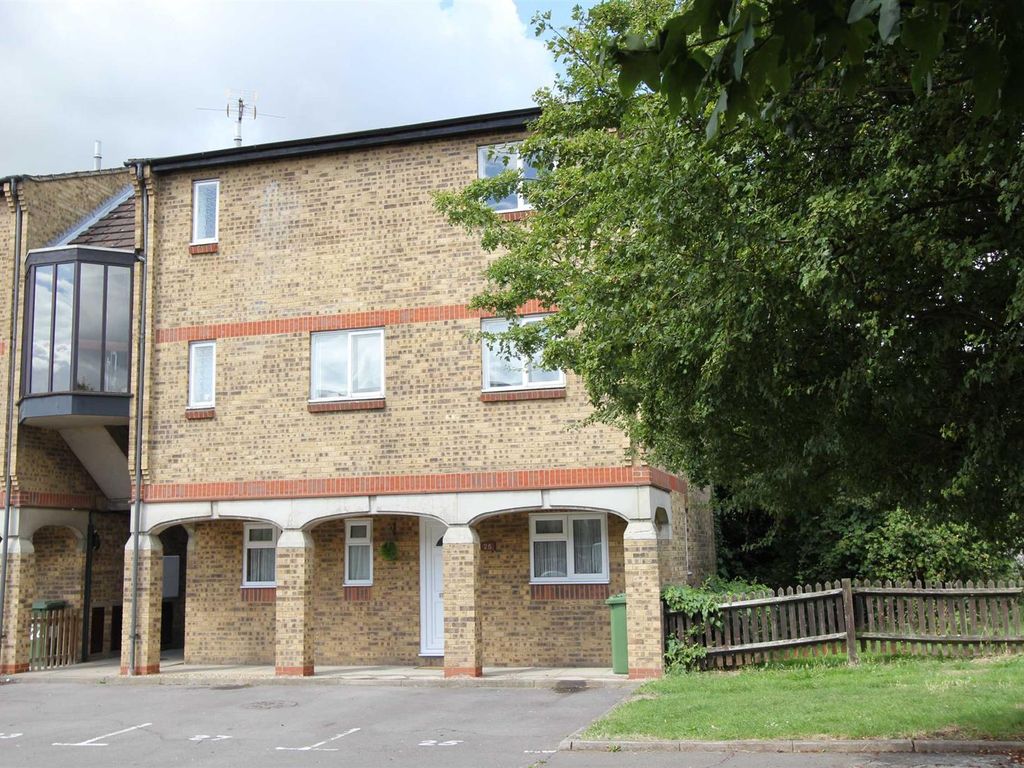 1 bed flat to rent in Cpo9062, Burnt Mills, Basildon Let Agreed SS13