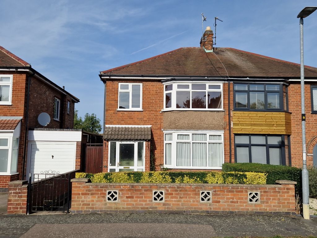 3 bed semidetached house for sale in Orchard Road, Birstall LE4, £