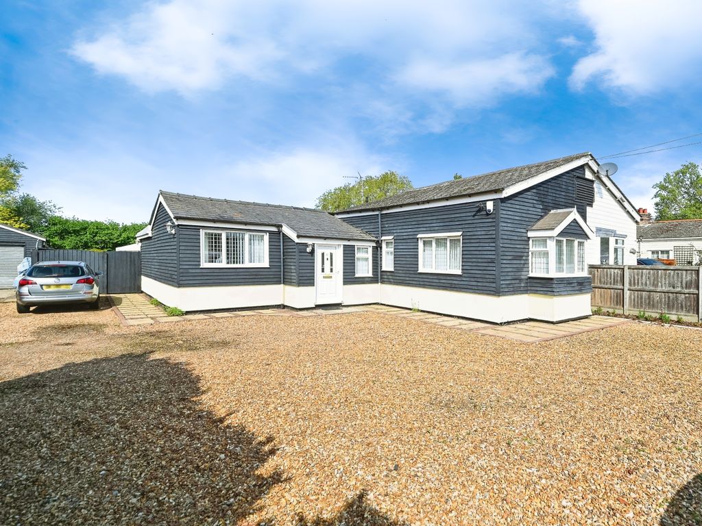 3 bed bungalow for sale in Lynn Road, Setchey, King's Lynn, Norfolk