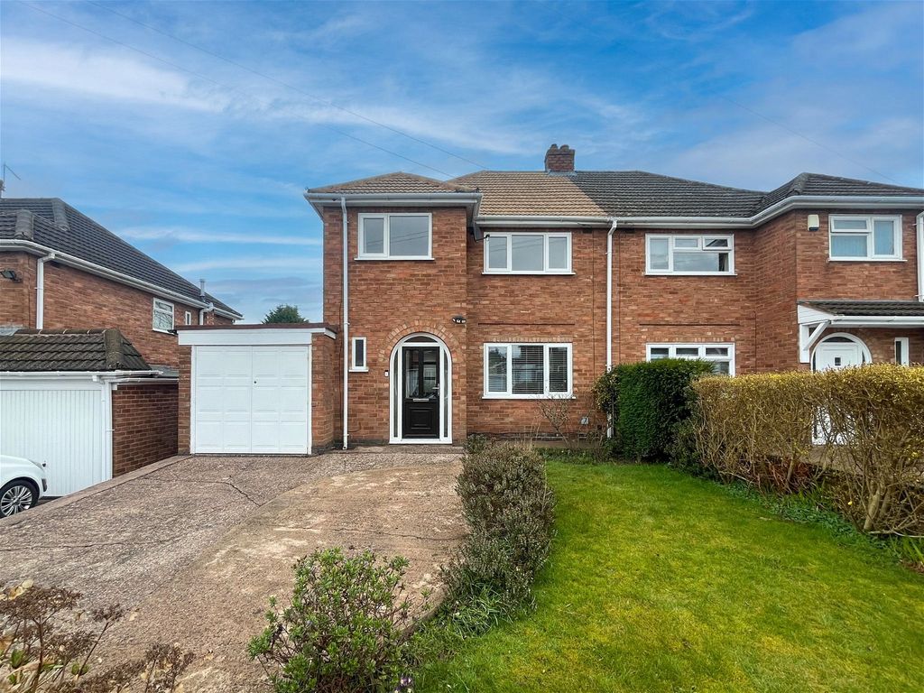 3 bed semidetached house for sale in Lindridge Road, Shirley, Solihull