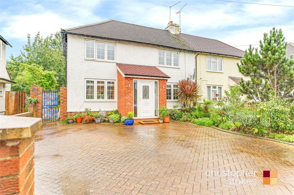 3 bed semidetached house for sale in Andrews Lane, West Cheshunt EN7