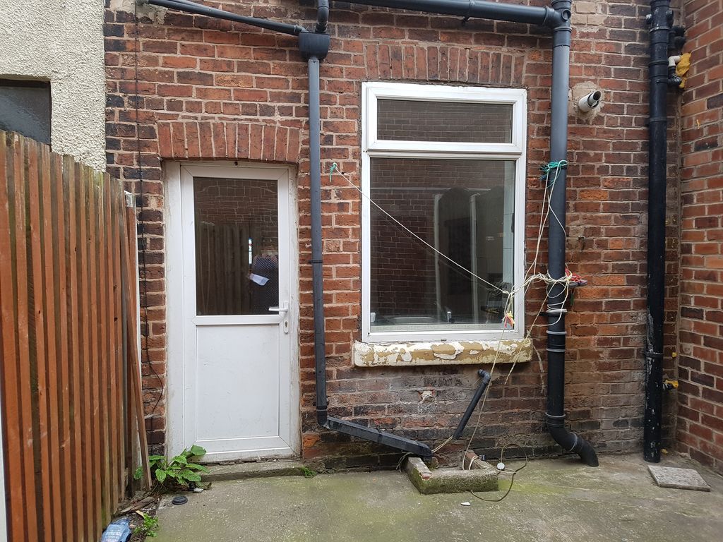 3 bed terraced house to rent in Fitzwilliam Road, Eastwood, Rotherham