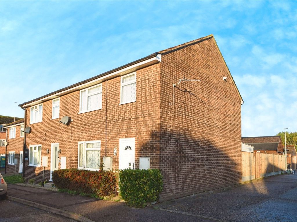 2 bed end terrace house for sale in Trotters Field, Braintree, Essex CM7, £260,000 Zoopla