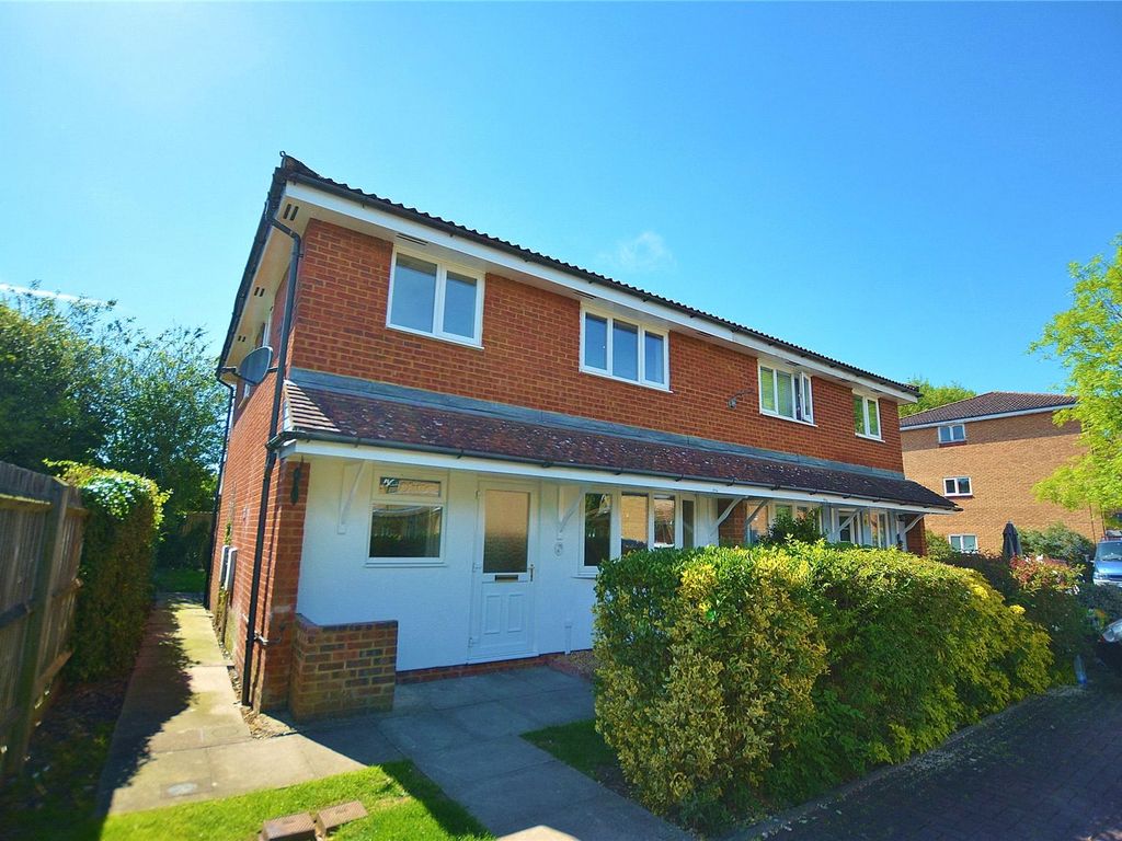 2 bed end terrace house to rent in Turnberry Court, Oxhey, Watford