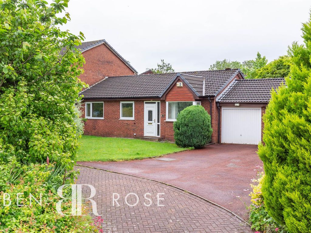 3 bed semidetached bungalow for sale in Todd Lane North, Lostock Hall