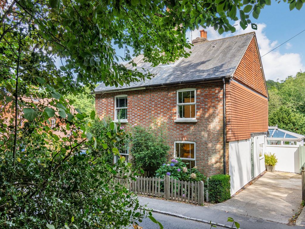 3 bed semidetached house for sale in Albion Cottages, Holmbury St