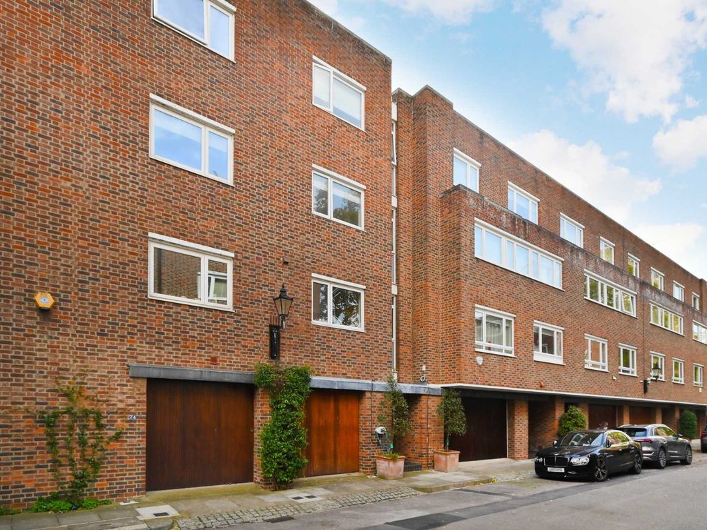 Woodsford Square, Kensington W14  