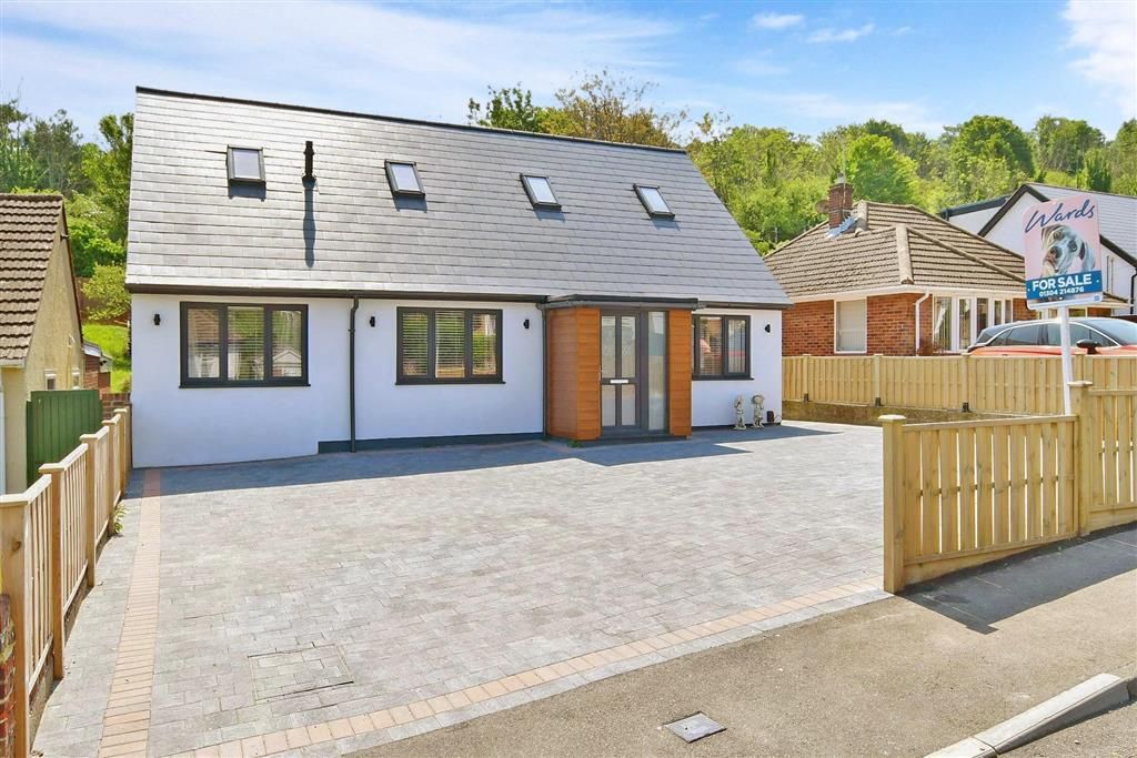 4 bed bungalow for sale in Deanwood Road, Dover, Kent CT17 Zoopla