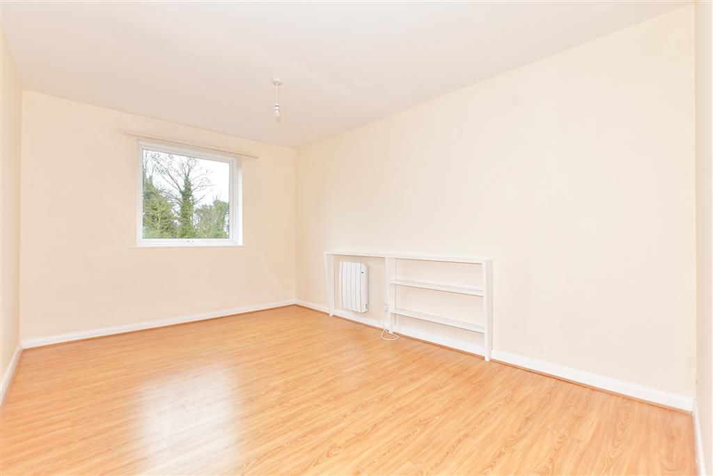2 bed flat for sale in St. Peter's Park Road, Broadstairs, Kent CT10, £