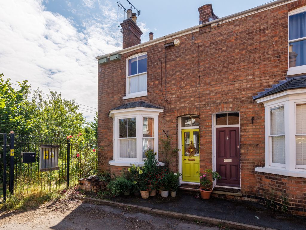 3 bed terraced house for sale in Glebe Place, Leamington Spa CV31, £