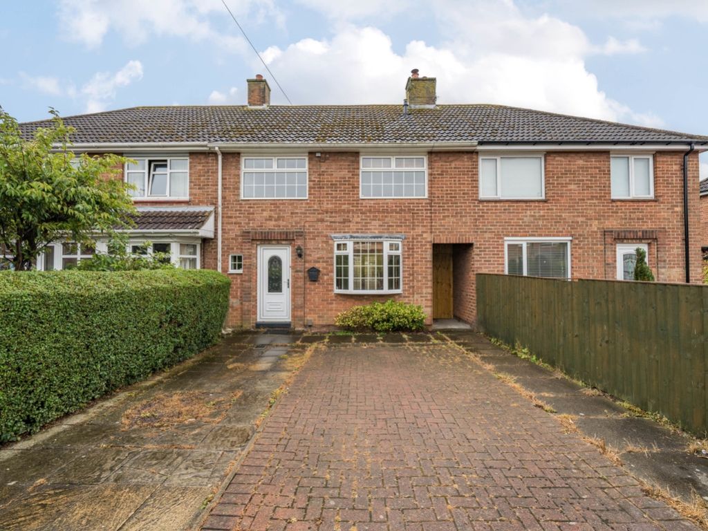 3 bed terraced house to rent in Lisburn Grove, Scartho, Grimsby DN33, £
