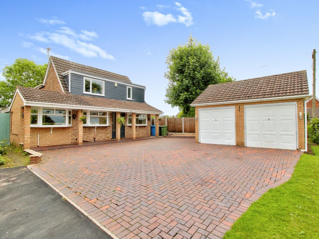 5 bed detached house for sale in Vernons Place, Shareshill