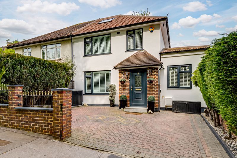 4 bed semidetached house for sale in Copse View, Selsdon, South