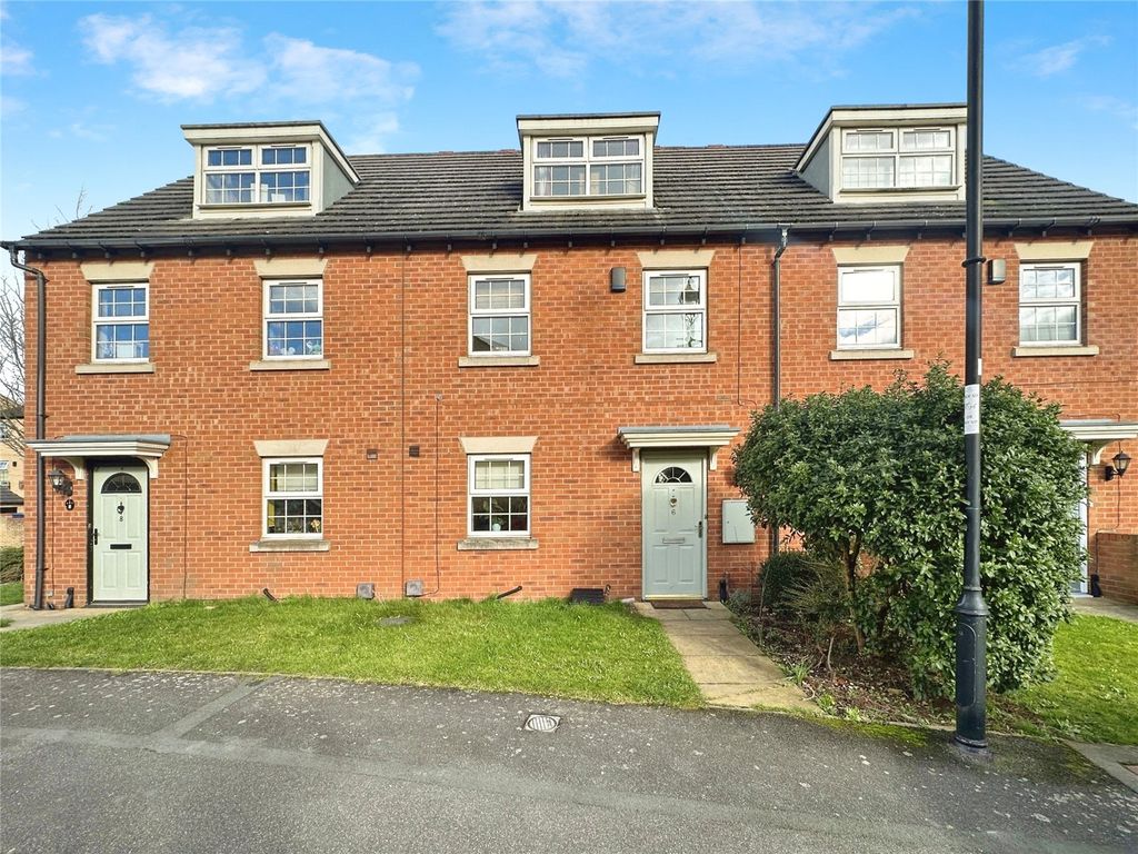 3 bed terraced house for sale in Bretton Close, Brierley, Barnsley