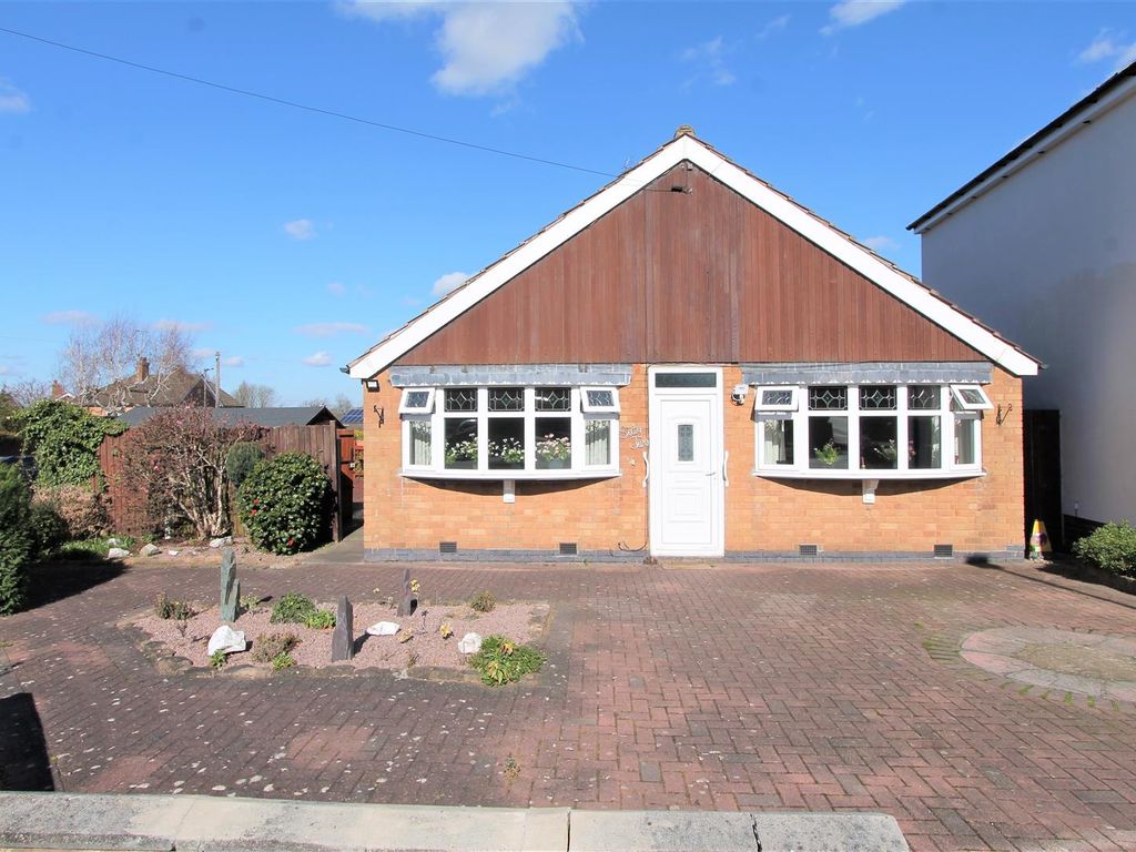 2 bed detached bungalow for sale in Hylion Road, West Knighton