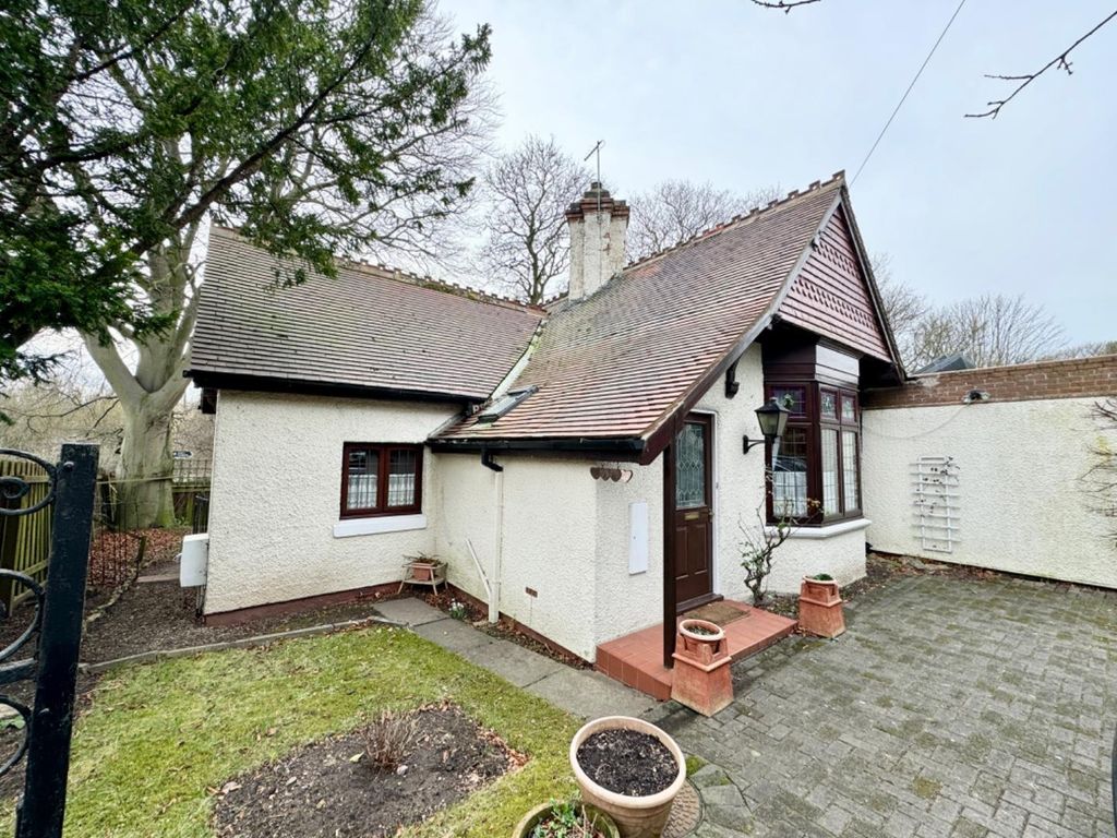 2 bed detached bungalow for sale in Elwick Road, Hartlepool TS26, £