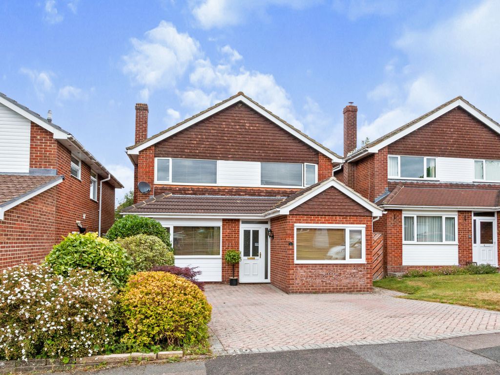 3 bed detached house for sale in Waverley Avenue, Basingstoke RG21 Zoopla