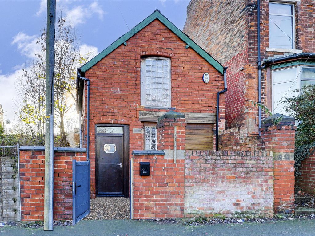 2 bed detached house to rent in Sandon Street, New Basford