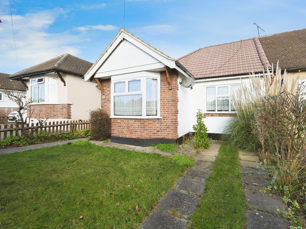 2 bed bungalow for sale in Skerry Rise, Chelmsford, Essex CM1, £250,000