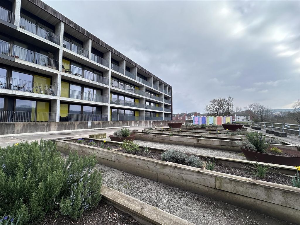 1 bed flat to rent in Lake Shore Drive, Bristol BS13, £