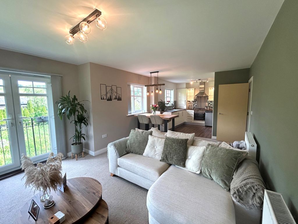 2 bed flat to rent in Gardinar Close, Standish, Wigan WN1, £850 pcm