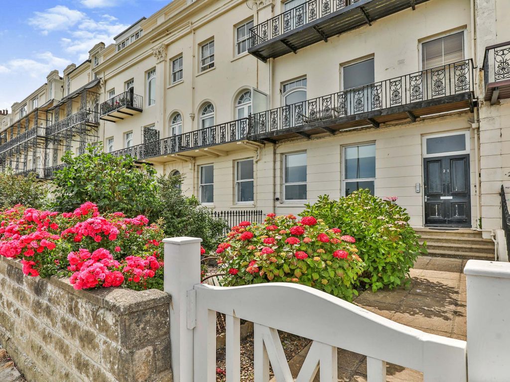 2 bed flat for sale in Esplanade, Scarborough, North Yorkshire YO11