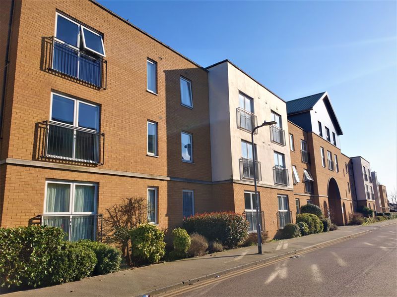 2 bed flat for sale in Kenway, SouthendOnSea SS2 Zoopla