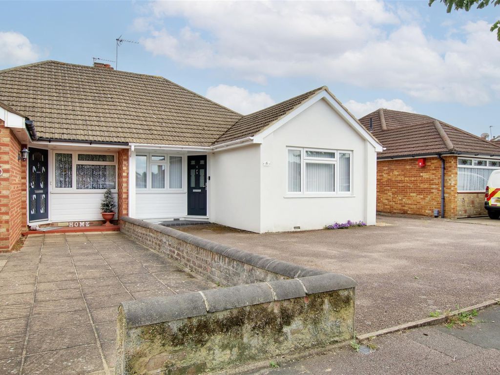 2 bed semidetached bungalow for sale in Winton Drive, Cheshunt, Waltham Cross EN8, £500,000