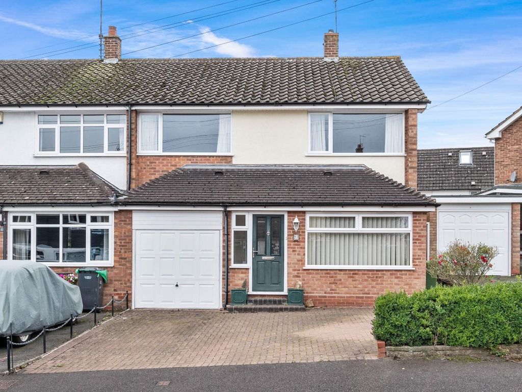 3 bed end terrace house for sale in Hinton Avenue, Alvechurch