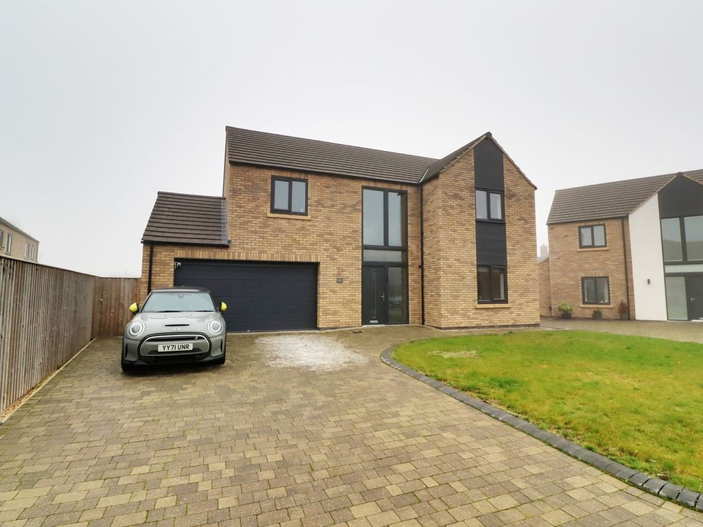 4 bed detached house for sale in Chambers Court, Broughton, Brigg DN20