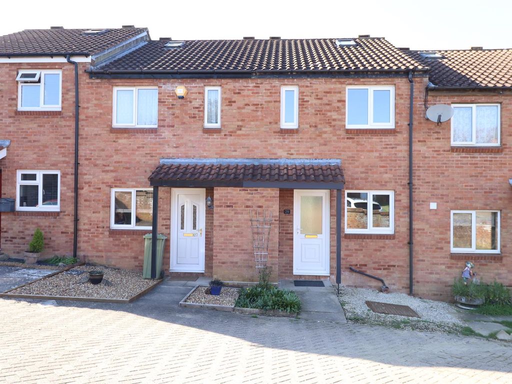 3 bed property for sale in Church Hill, Two Mile Ash, Milton Keynes MK8