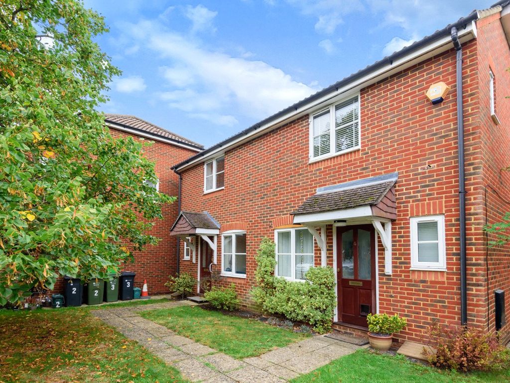 2 bed semidetached house for sale in Burpham, Guildford, Surrey GU4