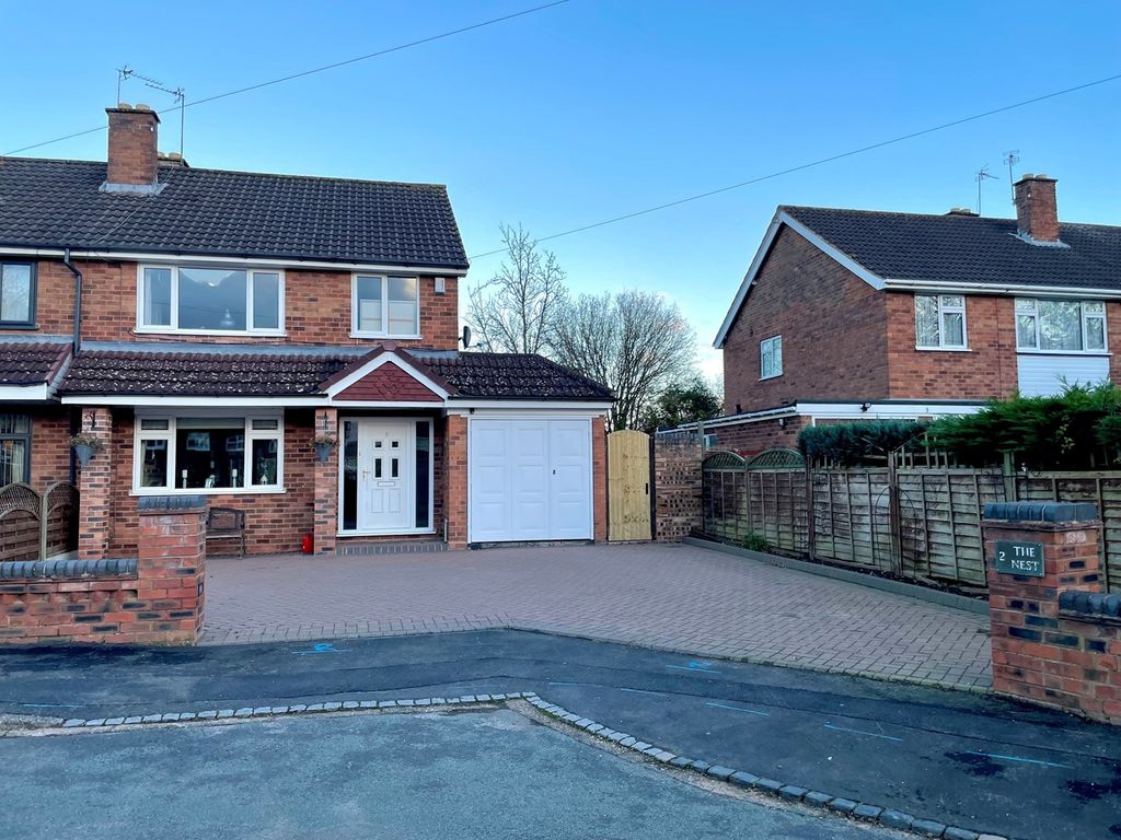 3 bed semidetached house for sale in Yew Tree Road, Pattingham