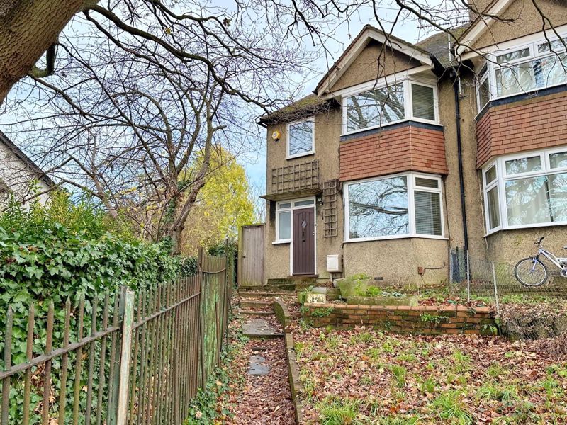 3 bed end terrace house to rent in St. Leonards Road, Croydon CR0, £