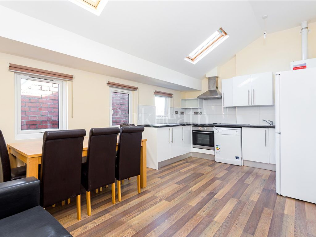 4 bed flat to rent in Finchley Road, London NW3 Zoopla
