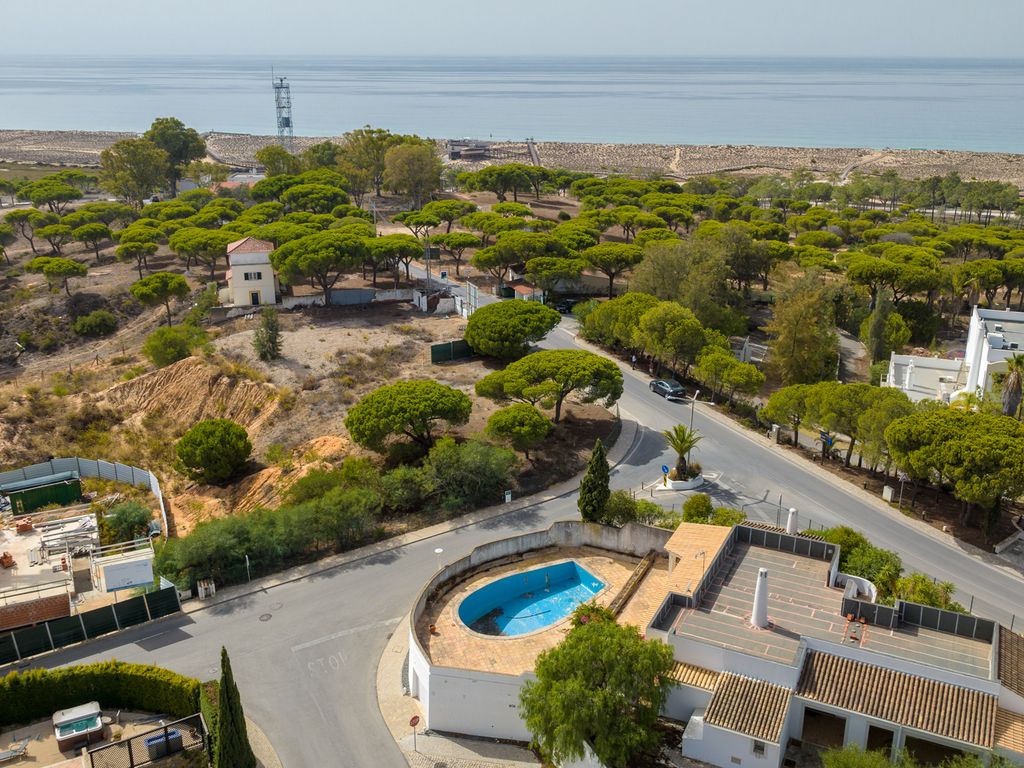 Land for sale in Quinta Das Salinas, Quinta Do Lago, Loulé, Central