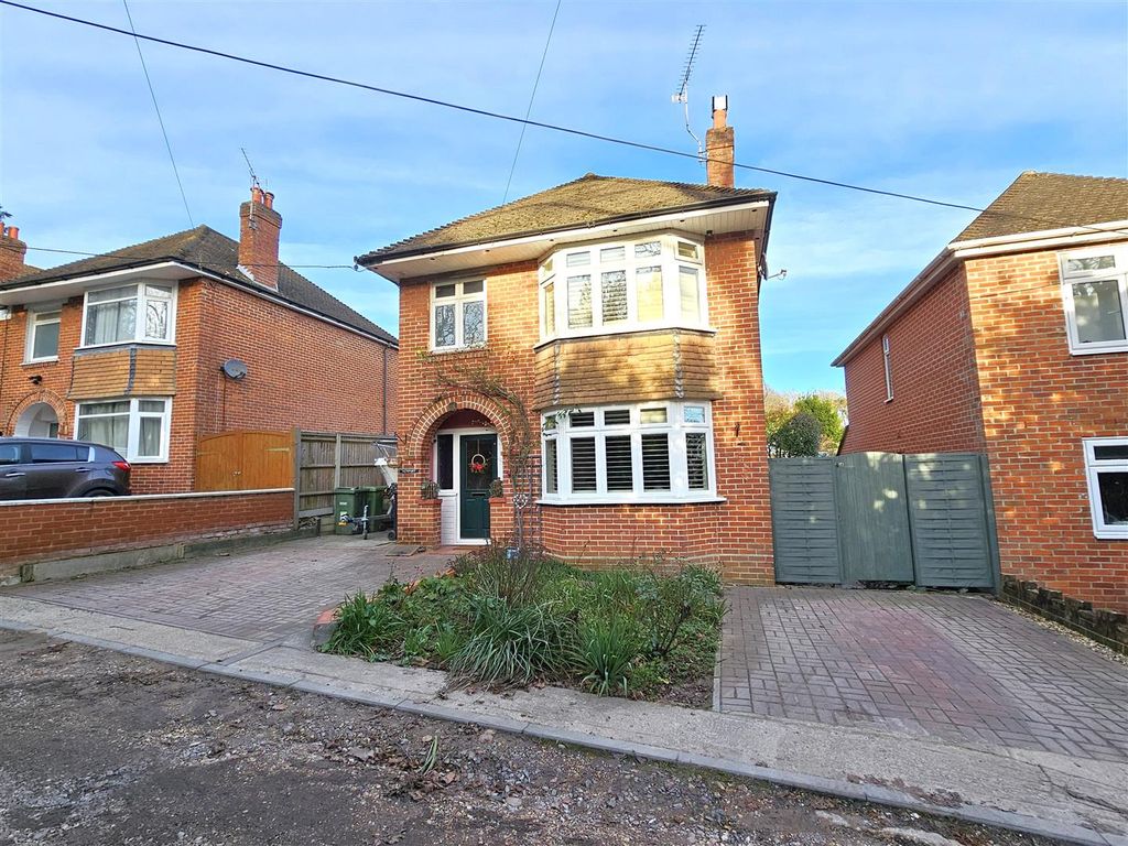 3 bed detached house for sale in Bridge Road, Bursledon, Southampton